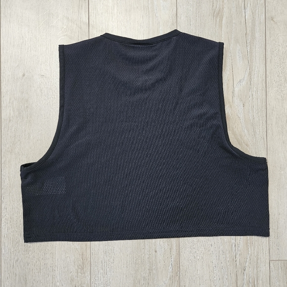 Gymshark Cropped Training Tank, XS, Black - Picture 2 of 6